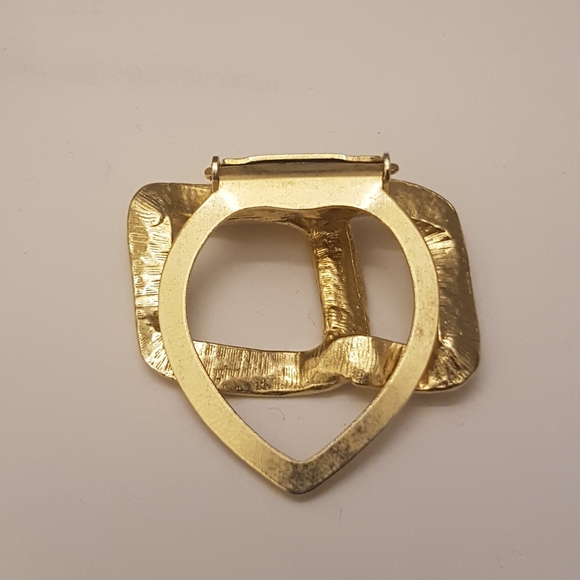 💲5️⃣ in 🛍️of2+  Gold Tone Geometric Ribbon Scarf Clip - Picture 6 of 9